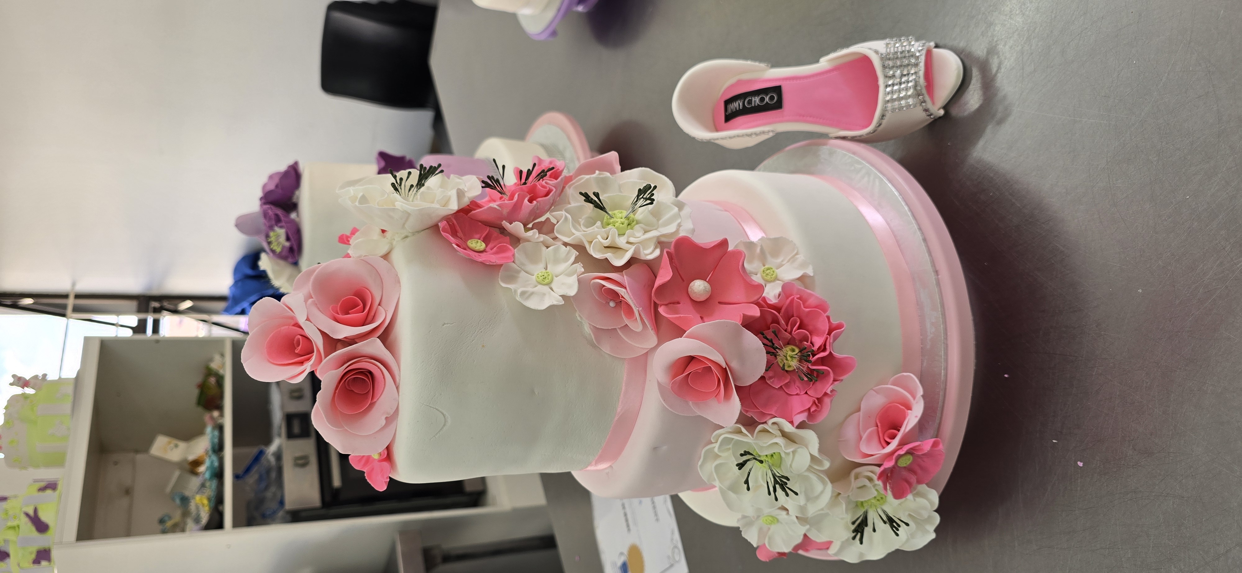 Wedding cake decorating course photo