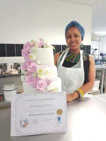 Wedding cake course student 