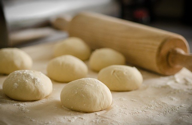 Bread buns unbaked