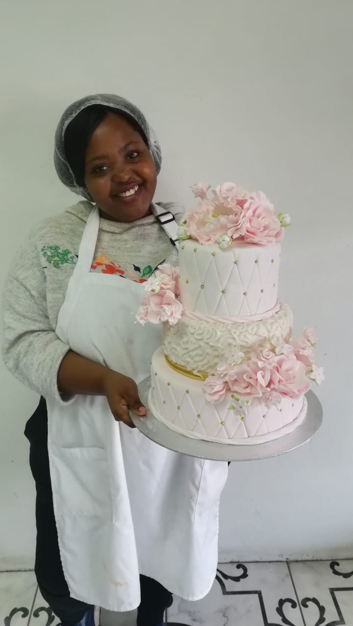 2 week baking course student